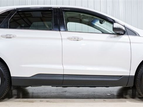 Used 2018 Ford Edge Titanium w/ Technology Package AWD/4WD image 14