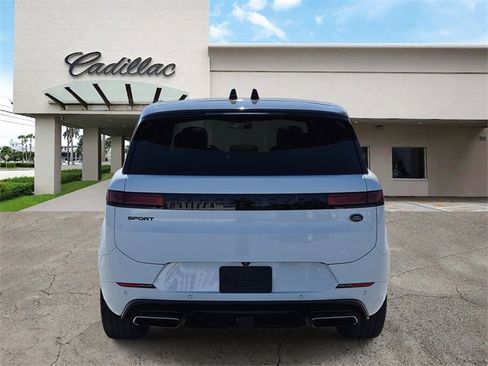 Used 2023 Land Rover Range Rover Sport SE Dynamic image 4