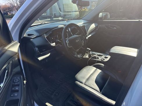 Used 2021 Chevrolet Traverse Premier image 7