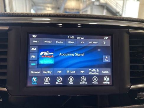 Used 2020 Chrysler Pacifica Touring-L w/ S Appearance Package image 22