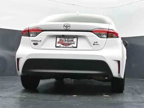 Used 2026 Toyota Corolla LE FWD image 40