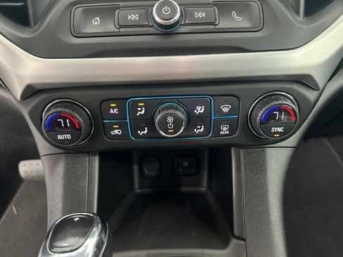 Used 2019 GMC Acadia SLE FWD image 17