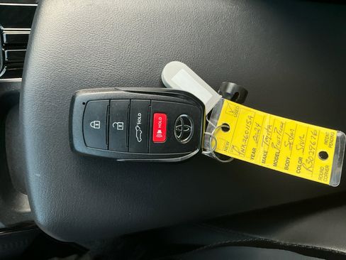 Used 2024 Toyota Prius Prime Premium image 32