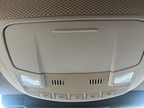 Used 2022 Lincoln Nautilus FWD w/ Premium Package image 8
