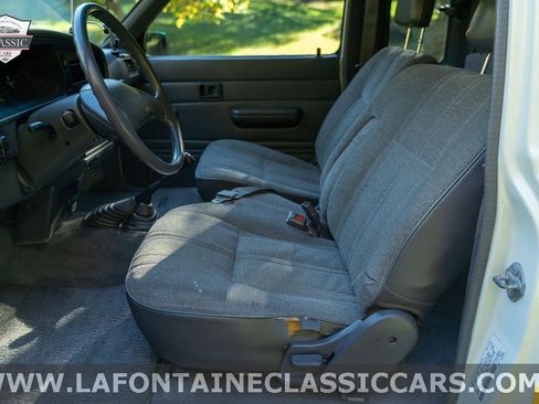 Used 1989 Toyota Pickup Deluxe image 93