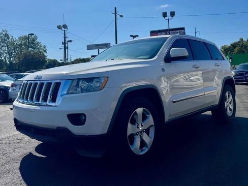 Used 2012 Jeep Grand Cherokee Laredo AWD/4WD image 5
