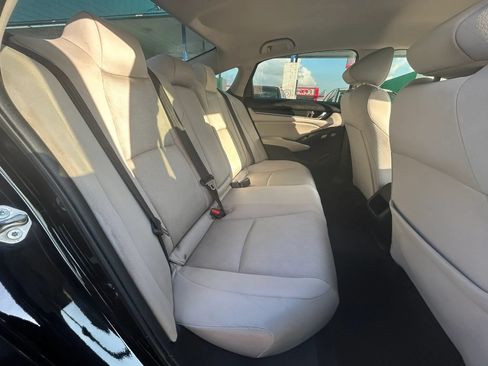 Used 2018 Honda Accord LX image 18