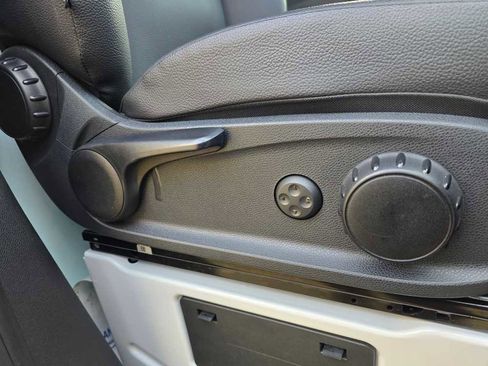 Used 2024 Mercedes-Benz Sprinter 2500 image 19