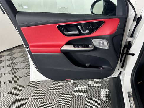 Certified 2025 Mercedes-Benz GLC 300 4MATIC image 10