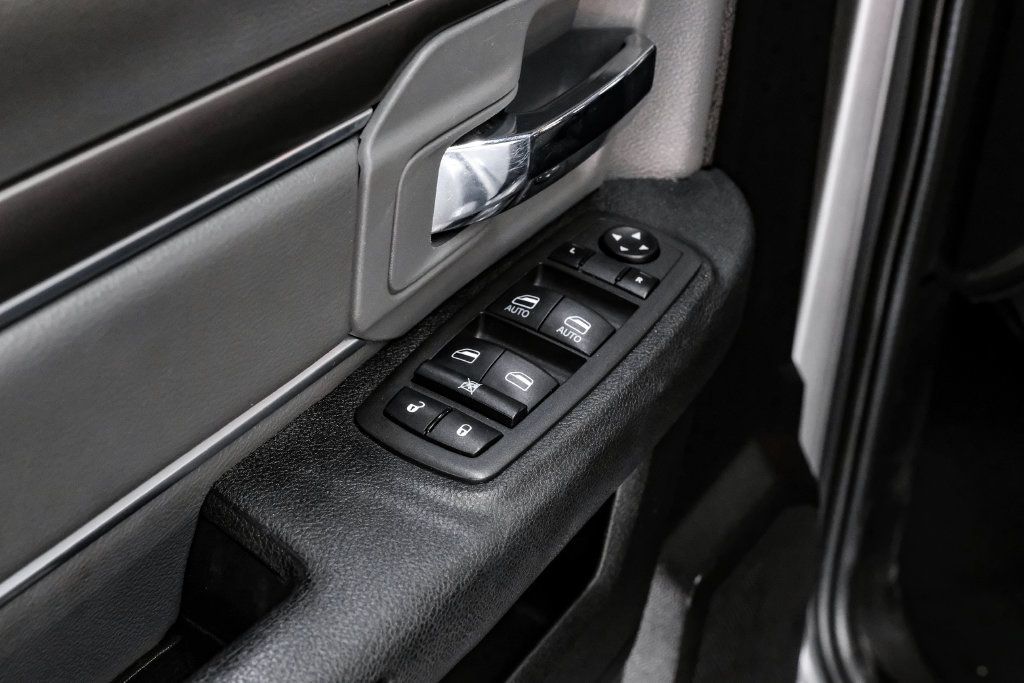 Used 2021 RAM 1500 Classic SLT AWD/4WD image 47
