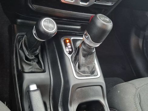 Used 2021 Jeep Wrangler Sport AWD/4WD image 22