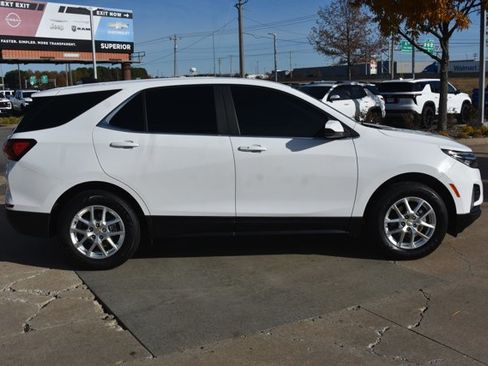 Used 2022 Chevrolet Equinox LT image 4