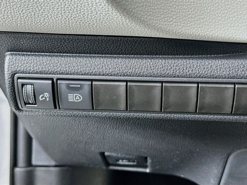 Used 2025 Toyota Corolla LE FWD image 16