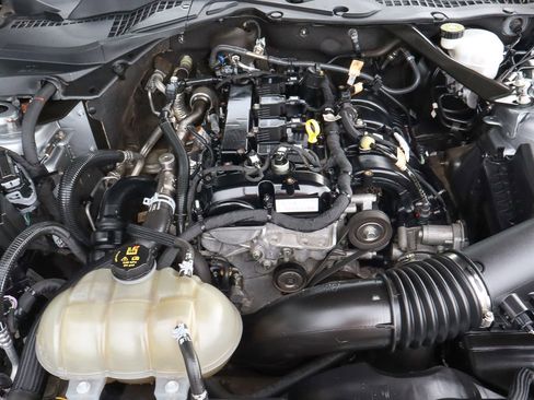 Used 2022 Ford Mustang Premium image 18