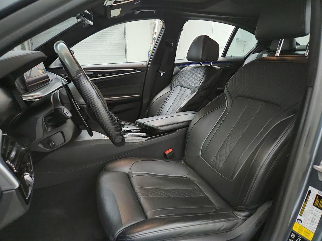 Used 2020 BMW M550i xDrive AWD/4WD image 14