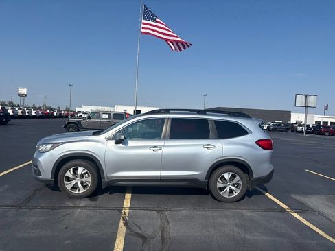 Used 2022 Subaru Ascent Premium w/ Convenience Package AWD/4WD image 2