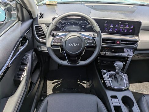 Certified 2026 Kia Seltos SX AWD/4WD image 14
