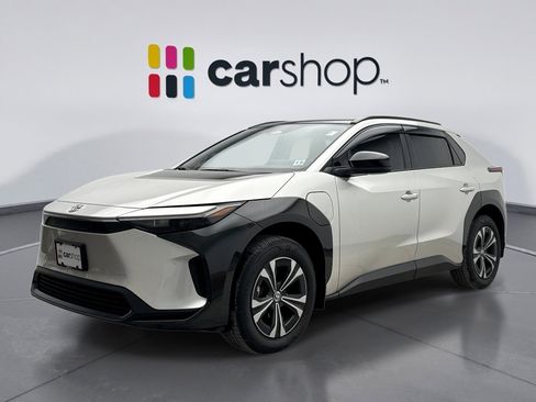 Used 2025 Toyota bZ4X AWD image 1