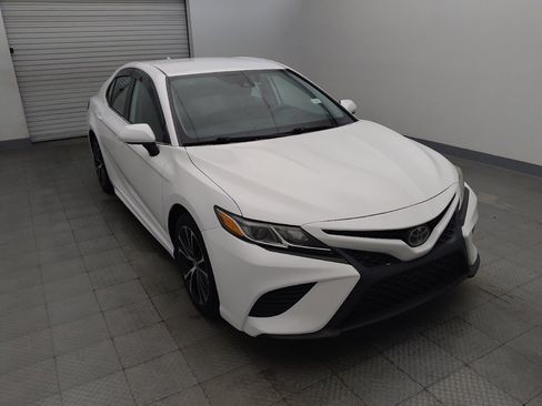 Used 2019 Toyota Camry SE FWD image 14