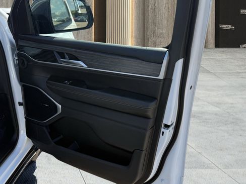 Used 2024 Jeep Wagoneer Series II w/ Flexible Seating Group image 54