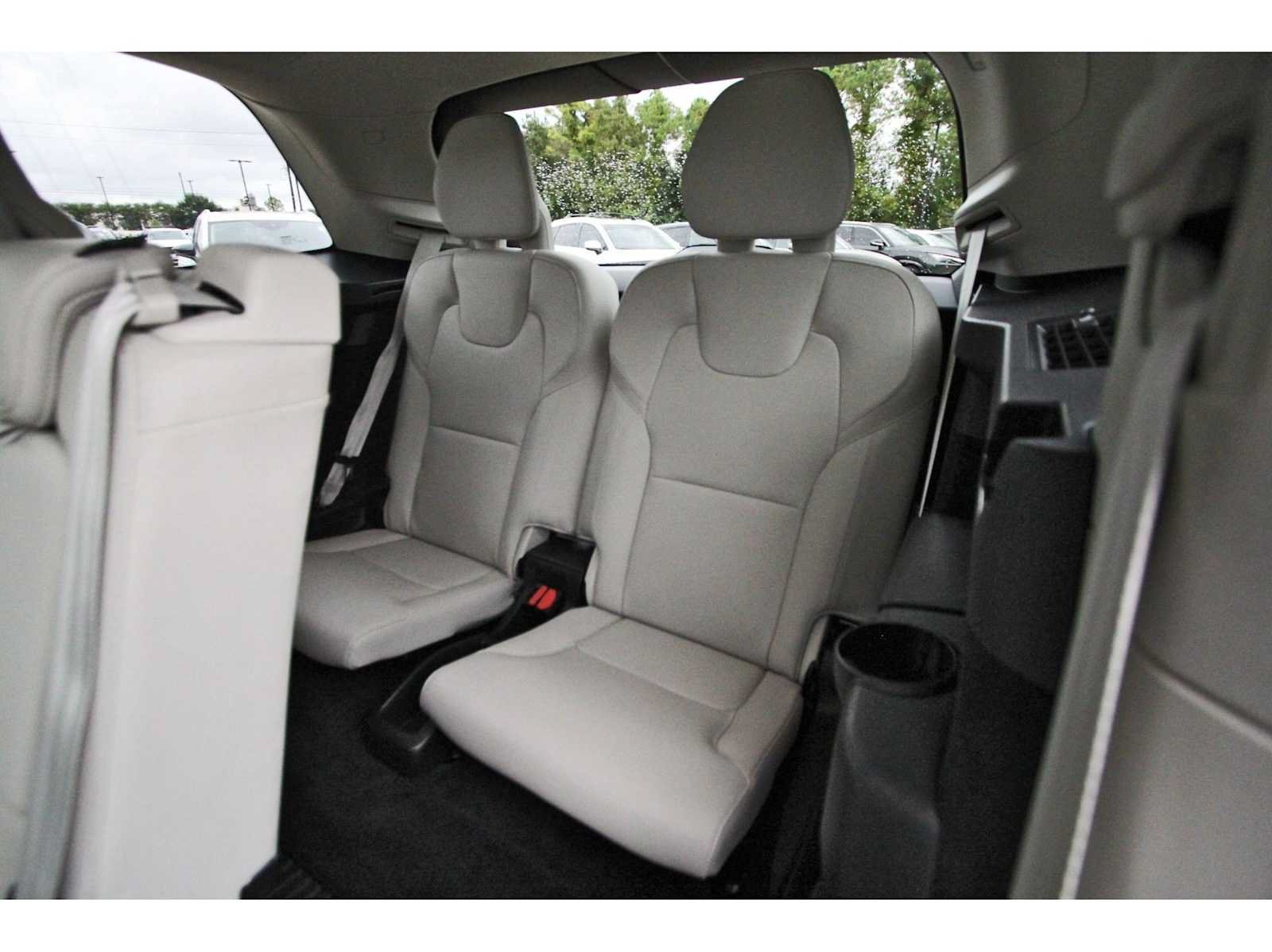 Used 2023 Volvo XC90 B6 Plus w/ Protection Package Premier AWD/4WD image 12