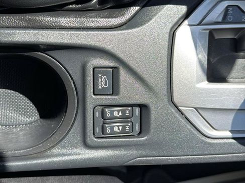 Used 2019 Subaru Crosstrek 2.0i Premium w/ Eyesight System AWD/4WD image 23