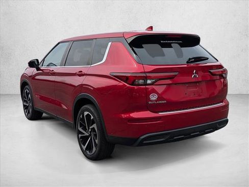Used 2022 Mitsubishi Outlander ES FWD image 8