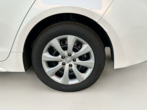 Used 2025 Toyota Corolla LE image 11