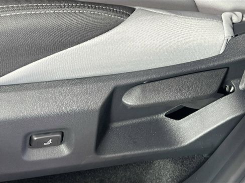 Used 2025 Toyota Tacoma TRD Sport image 15