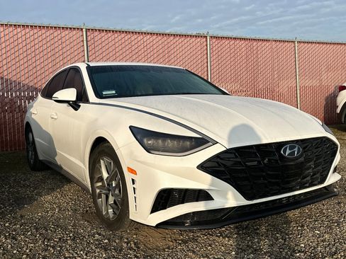 Used 2023 Hyundai Sonata SEL image 2