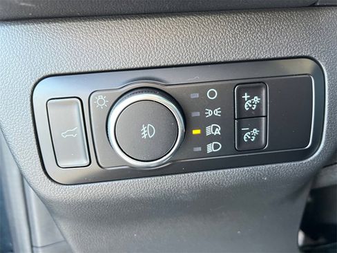 Used 2022 Ford Escape Titanium w/ Class II Trailer Tow Package image 17