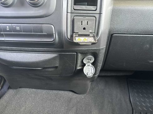 Used 2023 RAM 1500 Classic SLT AWD/4WD image 33