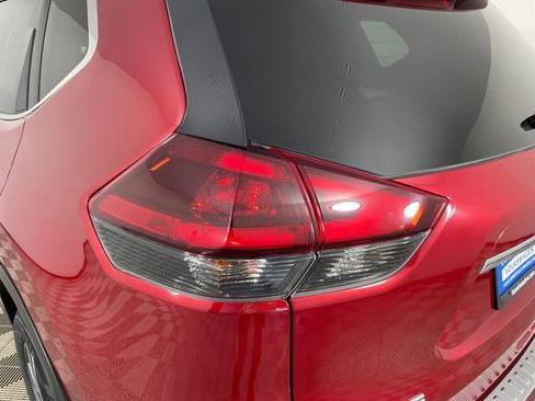 Used 2018 Nissan Rogue SL AWD/4WD image 18