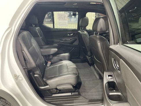 Used 2023 Chevrolet Traverse RS AWD/4WD image 15