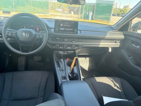 Certified 2025 Honda Accord SE image 11