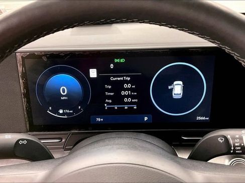 Used 2025 Hyundai Kona Limited FWD image 29