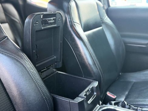 Used 2019 Toyota Tacoma TRD Off-Road image 49