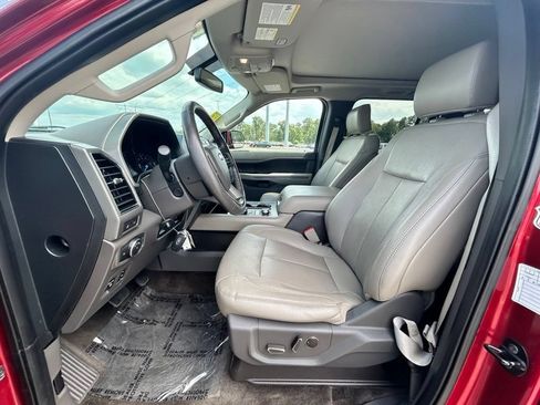 Used 2018 Ford Expedition Max XLT w/ Equipment Group 202A AWD/4WD image 14