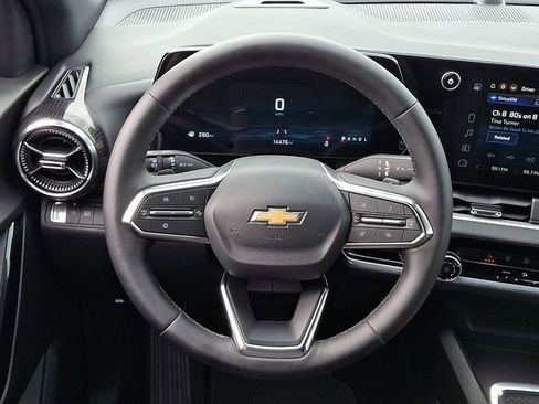 Used 2026 Chevrolet Equinox LT FWD image 19