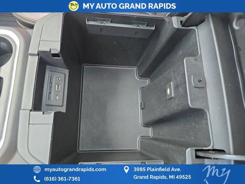 Used 2019 Chevrolet Silverado 1500 High Country w/ Technology Package AWD/4WD image 28