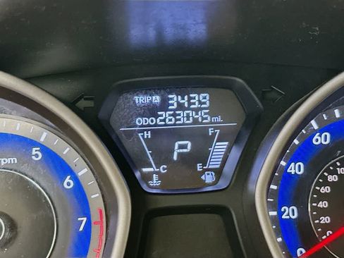 Used 2013 Hyundai Elantra Limited FWD image 19