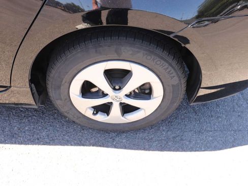 Used 2015 Toyota Prius Two FWD image 9