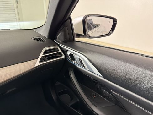 Used 2025 BMW 430i Convertible RWD image 29