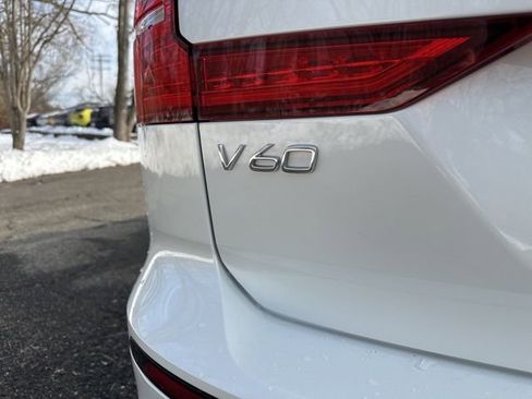 Certified 2025 Volvo V60 B5 Cross Country Plus image 37