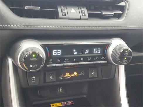 Used 2024 Toyota RAV4 XLE Premium image 31