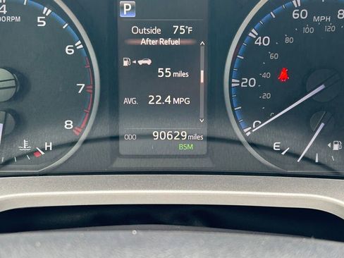 Used 2018 Toyota RAV4 XLE w/ Plus Extra Value Package image 34