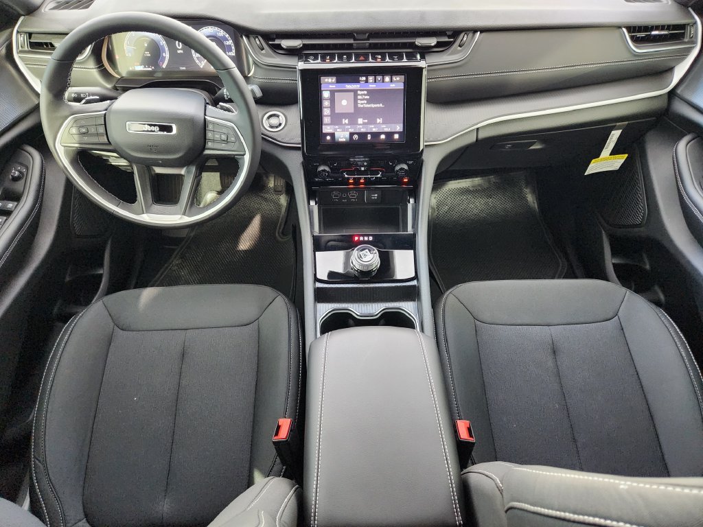 New 2025 Jeep Grand Cherokee L Laredo w/ Luxury Tech Group I AWD/4WD image 19
