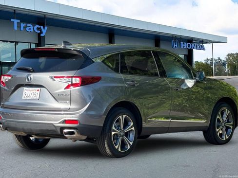 Used 2023 Acura RDX AWD w/ Advance Package image 6
