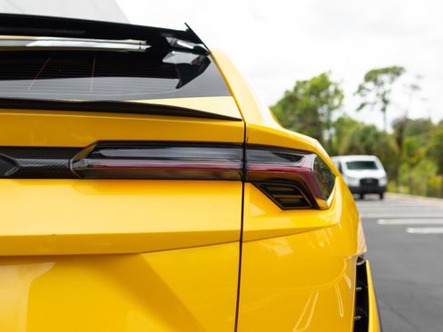 Used 2024 Lamborghini Urus Performante image 19