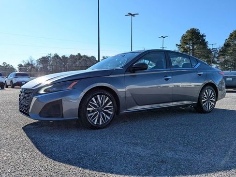 Certified 2024 Nissan Altima 2.5 SV image 8